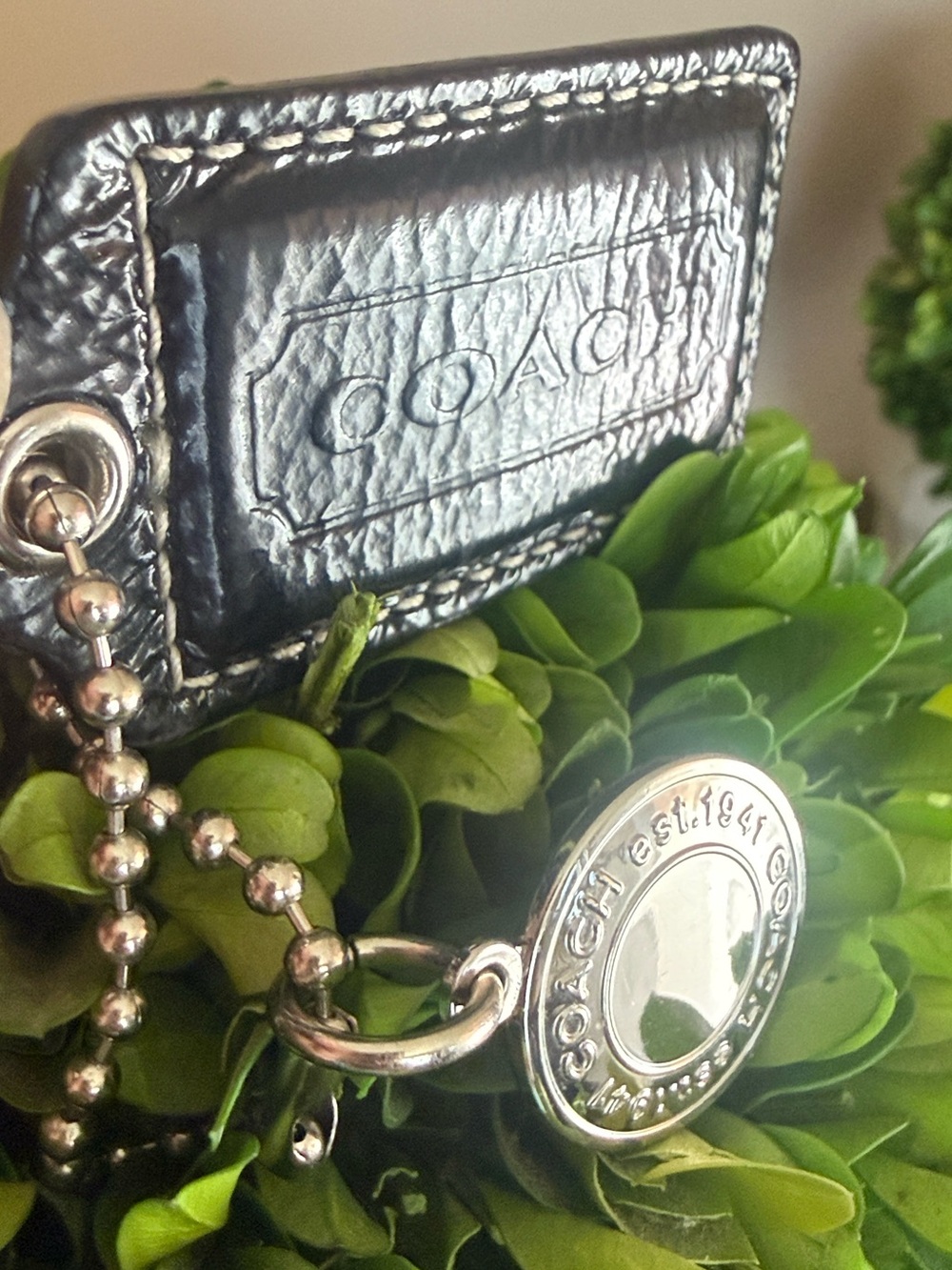 COACH ICONIC 2-PIECE SILVER-TONE MEDALLION &  BLACK LEATHER LOGO HANGTAGS🌟EUC🌟